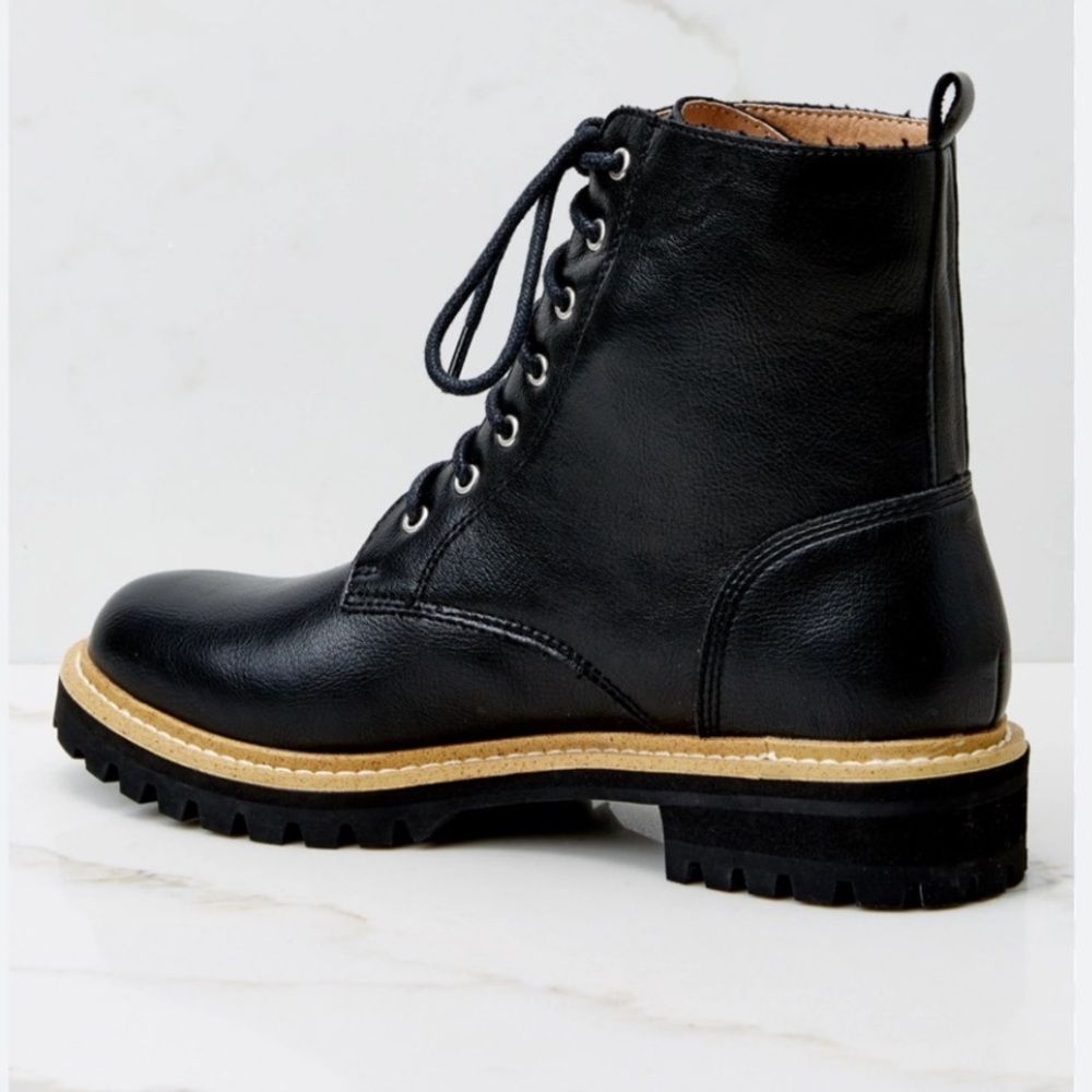 ✨🎉 OASIS SOCIETY Almond Leather Lace Up Black Combat Ankle Boots Women’s Size 6